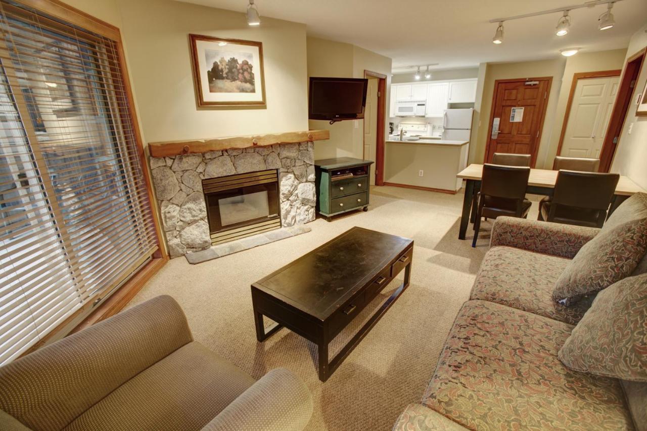 The Aspens II Villa Whistler Room photo