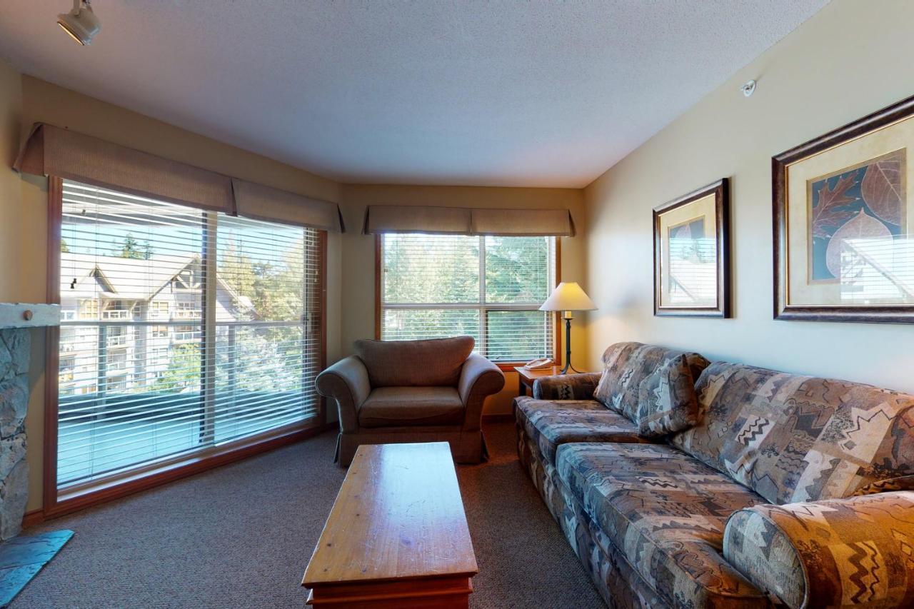 The Aspens II Villa Whistler Room photo