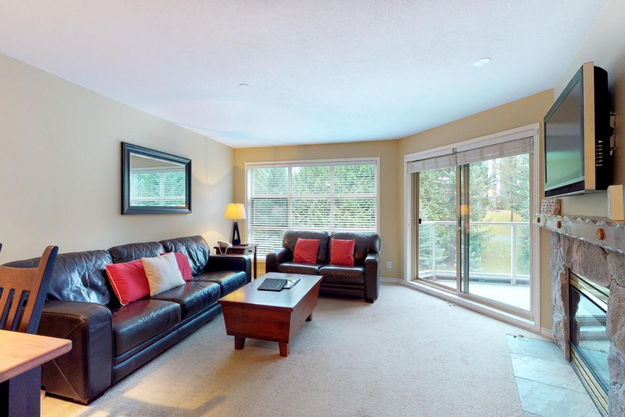 The Aspens II Villa Whistler Room photo